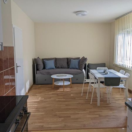 Affordable And Newly Renovated 1-Bedroom Apartment Kraljevo Exteriör bild
